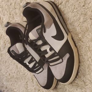 Mens size 11 nike air insurgent 6.0